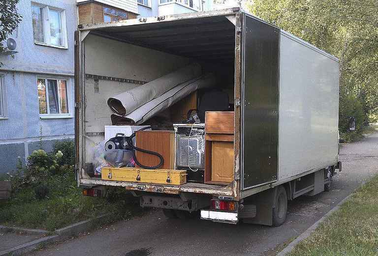 Транспортировка личные вещей коробок кровати стола из Москвы в Санкт-Петербург